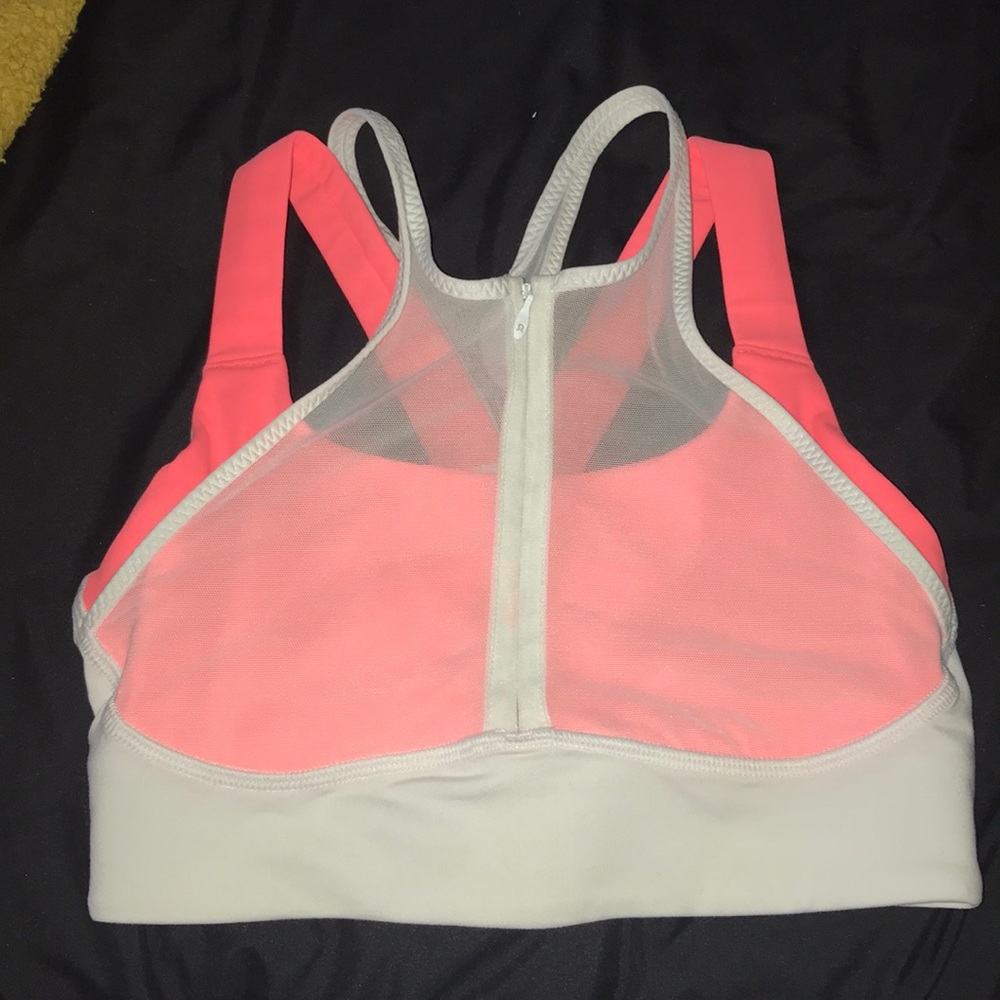 lululemon sports bra!